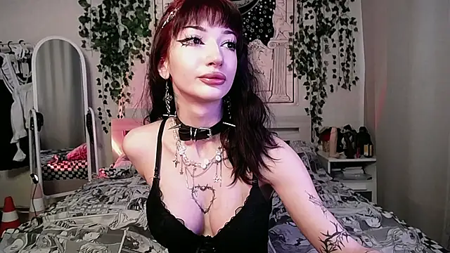 Snapshot of Marcellean chatting on 01/12/25, 07:43 Marcellean online show from 01/12/25, 07:43