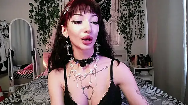 Snapshot of Marcellean chatting on 01/12/25, 10:45 Marcellean online show from 01/12/25, 10:45