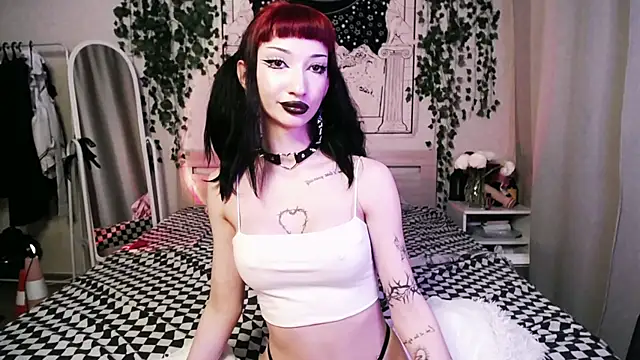 Snapshot of Marcellean chatting on 02/04/25, 04:48 Marcellean online show from 02/04/25, 04:48