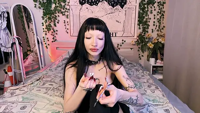 Snapshot of Marcellean chatting on 03/14/25, 01:48 Marcellean online show from 03/14/25, 01:48