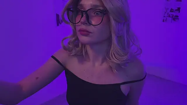 MariMaddison online show from 03/19/25, 05:08