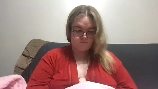 honeyyy24 online show from 04/01/26, 08:06