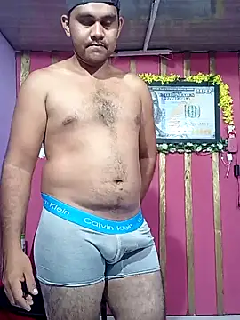 Snapshot of travieso2893 chatting on 12/22/24, 02:49 travieso2893 online show from 12/22/24, 02:49