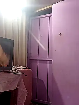 Snapshot of travieso2893 chatting on 12/22/24, 09:20 travieso2893 online show from 12/22/24, 09:20