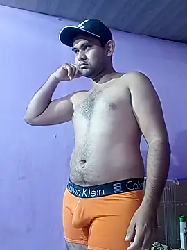 Snapshot of travieso2893 chatting on 12/25/24, 12:47 travieso2893 online show from 12/25/24, 12:47