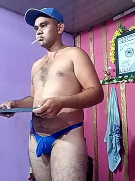 Snapshot of travieso2893 chatting on 01/02/25, 01:17 travieso2893 online show from 01/02/25, 01:17