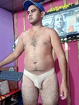 Snapshot of travieso2893 chatting on 01/20/25, 01:18 travieso2893 online show from 01/20/25, 01:18