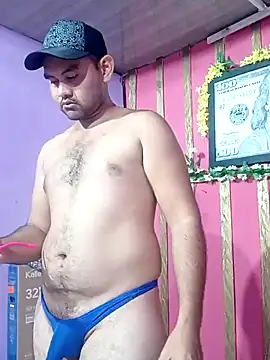 Snapshot of travieso2893 chatting on 01/24/25, 01:36 travieso2893 online show from 01/24/25, 01:36