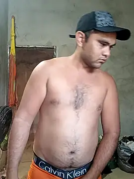 Snapshot of travieso2893 chatting on 02/17/25, 11:34 travieso2893 online show from 02/17/25, 11:34