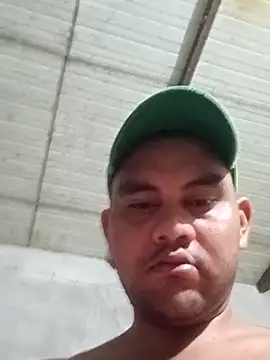 Snapshot of travieso2893 chatting on 03/14/25, 05:05 travieso2893 online show from 03/14/25, 05:05