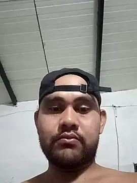 Snapshot of travieso2893 chatting on 09/24/25, 03:43 travieso2893 online show from 09/24/25, 03:43