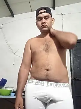 Snapshot of travieso2893 chatting on 09/28/25, 07:14 travieso2893 online show from 09/28/25, 07:14