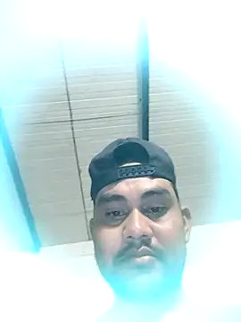 Snapshot of travieso2893 chatting on 11/12/25, 04:24 travieso2893 online show from 11/12/25, 04:24