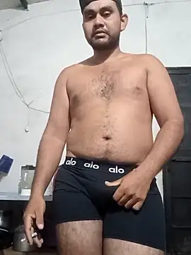 Snapshot of travieso2893 chatting on 11/14/25, 06:45 travieso2893 online show from 11/14/25, 06:45