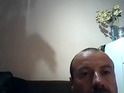 Snapshot of Nikolaiyy chatting on 05/08/26, 01:11 Nikolaiyy online show from 05/08/26, 01:11