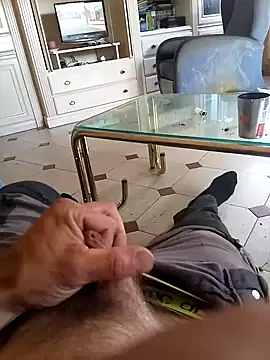 Snapshot of rush6983 chatting on 09/27/25, 09:36 rush6983 online show from 09/27/25, 09:36