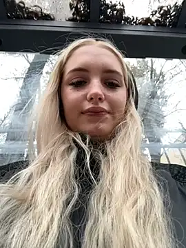 Snapshot of Milkyy_wway chatting on 10/22/25, 06:24 Milkyy wway online show from 10/22/25, 06:24