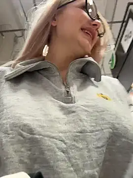 Snapshot of Milkyy_wway chatting on 01/12/26, 07:35 Milkyy wway online show from 01/12/26, 07:35