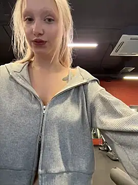 Snapshot of Milkyy_wway chatting on 02/22/26, 05:51 Milkyy wway online show from 02/22/26, 05:51