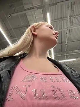 Snapshot of Milkyy_wway chatting on 03/01/26, 03:30 Milkyy wway online show from 03/01/26, 03:30