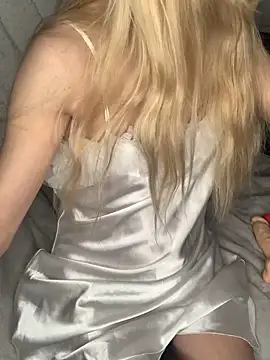 Lolitaxlola online show from 12/13/25, 08:58