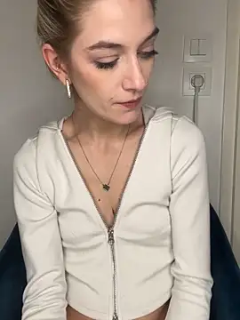 Lolitaxlola online show from 02/15/26, 07:51