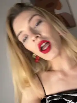 Lolitaxlola online show from 04/15/26, 03:30