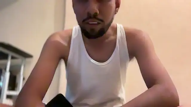 Snapshot of EnriquePersian197 chatting on 01/18/25, 07:15 EnriquePersian197 online show from 01/18/25, 07:15