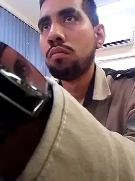 Snapshot of EnriquePersian197 chatting on 01/23/25, 02:17 EnriquePersian197 online show from 01/23/25, 02:17