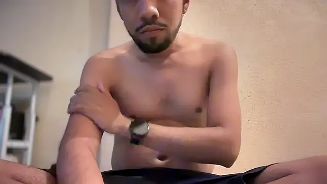 Snapshot of EnriquePersian197 chatting on 01/24/25, 06:35 EnriquePersian197 online show from 01/24/25, 06:35