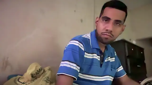 Snapshot of EnriquePersian197 chatting on 02/11/25, 09:14 EnriquePersian197 online show from 02/11/25, 09:14