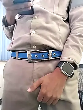 Snapshot of EnriquePersian197 chatting on 10/02/25, 07:43 EnriquePersian197 online show from 10/02/25, 07:43