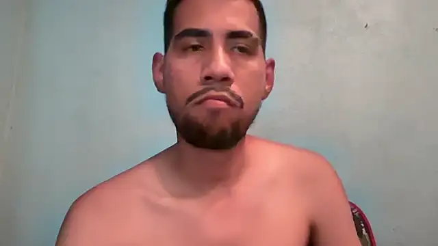 Snapshot of EnriquePersian197 chatting on 11/02/25, 05:26 EnriquePersian197 online show from 11/02/25, 05:26