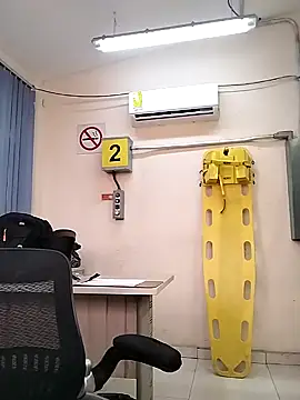 Snapshot of EnriquePersian197 chatting on 11/06/25, 02:51 EnriquePersian197 online show from 11/06/25, 02:51