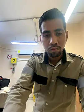 Snapshot of EnriquePersian197 chatting on 11/12/25, 12:16 EnriquePersian197 online show from 11/12/25, 12:16