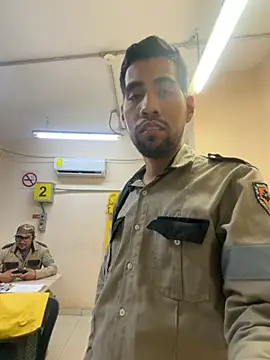 Snapshot of EnriquePersian197 chatting on 11/19/25, 12:16 EnriquePersian197 online show from 11/19/25, 12:16