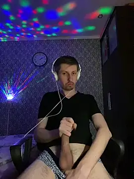 Snapshot of Aki-Laky chatting on 02/24/25, 07:19 Aki-Laky online show from 02/24/25, 07:19