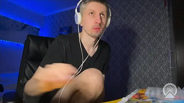 Aki-Laky online show from 03/12/26, 07:09