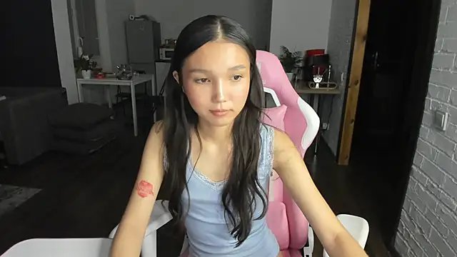 Snapshot of asiansoul chatting on 09/30/25, 04:34 asiansoul online show from 09/30/25, 04:34