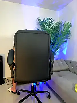 OwenMaximus814 online show from 10/13/25, 11:27