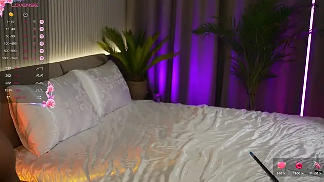 Snapshot of sexy_sabotageee chatting on 09/22/25, 05:48 sexy sabotageee online show from 09/22/25, 05:48