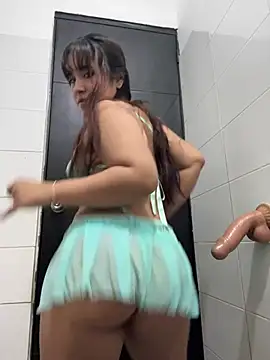 melyescobar online show from 02/18/26, 03:57