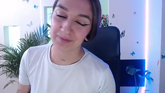 Snapshot of Lia-mitch chatting on 09/16/25, 05:36 Lia-mitch online show from 09/16/25, 05:36