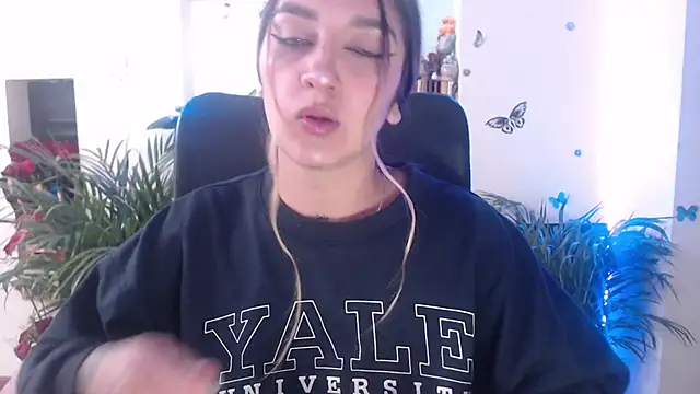 Lia-mitch online show from 04/30/26, 06:47