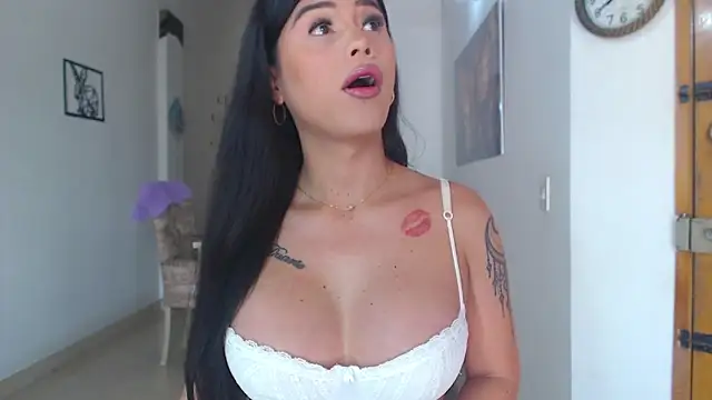 Snapshot of divinepleasury chatting on 01/14/26, 04:45 divinepleasury online show from 01/14/26, 04:45