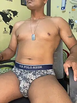 Snapshot of loveboyrp chatting on 11/08/25, 12:38 loveboyrp online show from 11/08/25, 12:38