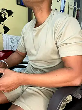 Snapshot of loveboyrp chatting on 12/20/25, 06:09 loveboyrp online show from 12/20/25, 06:09