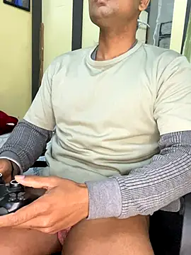 loveboyrp online show from 12/23/25, 04:10