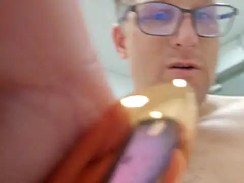 Snapshot of mneuert@xh chatting on 02/25/26, 06:50 mneuertxh online show from 02/25/26, 06:50