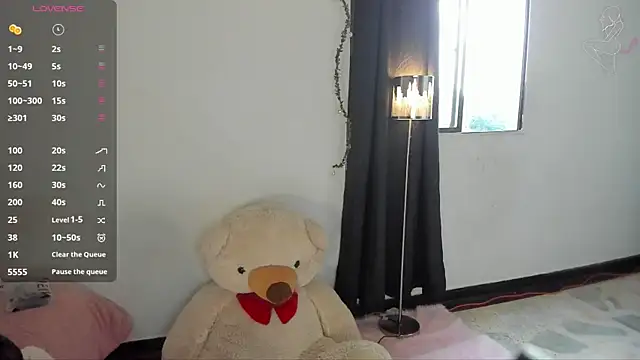 Snapshot of Lunadahia chatting on 03/16/25, 10:20 Lunadahia online show from 03/16/25, 10:20